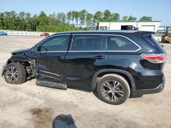 5TDKKRFH5GS501347 2016 TOYOTA HIGHLANDER - Image 2