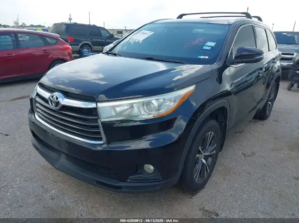5TDKKRFH5GS501364 2016 TOYOTA HIGHLANDER - Image 2