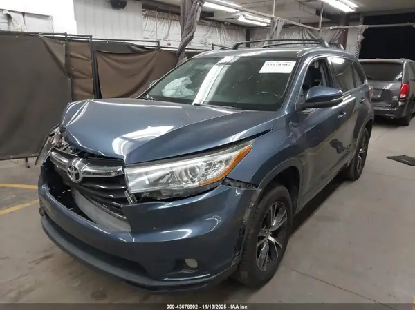 5TDKKRFH5GS503566 2016 TOYOTA HIGHLANDER - Image 2