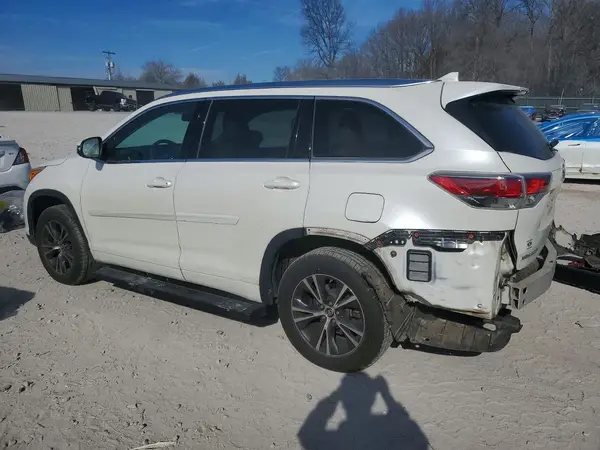 5TDKKRFH5GS504572 2016 TOYOTA HIGHLANDER - Image 2