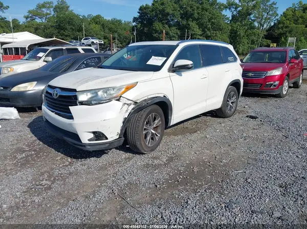 5TDKKRFH5GS506712 2016 TOYOTA HIGHLANDER - Image 2
