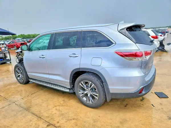 5TDKKRFH5GS507035 2016 TOYOTA HIGHLANDER - Image 2