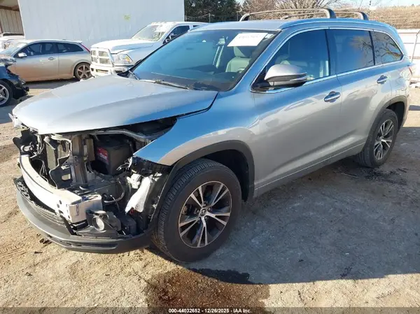 5TDKKRFH6GS121479 2016 TOYOTA HIGHLANDER - Image 2
