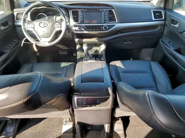 5TDKKRFH6GS130621 2016 TOYOTA HIGHLANDER - Image 8