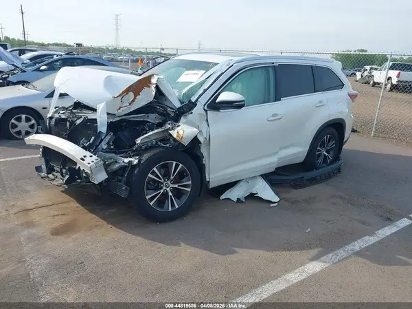 5TDKKRFH6GS131834 2016 TOYOTA HIGHLANDER - Image 2