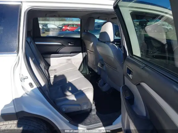 5TDKKRFH6GS140243 2016 TOYOTA HIGHLANDER - Image 8