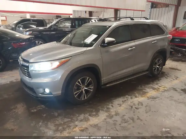5TDKKRFH6GS140372 2016 TOYOTA HIGHLANDER - Image 2