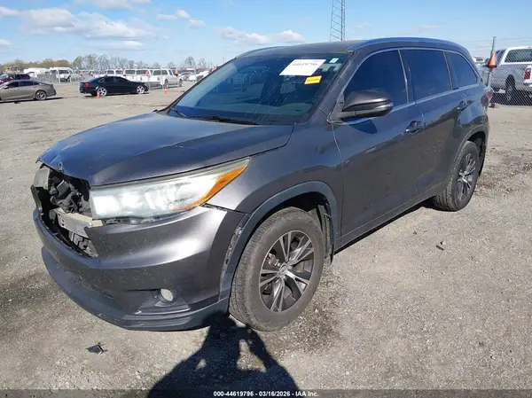 5TDKKRFH6GS141229 2016 TOYOTA HIGHLANDER - Image 2