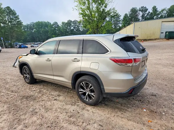 5TDKKRFH6GS143014 2016 TOYOTA HIGHLANDER - Image 2