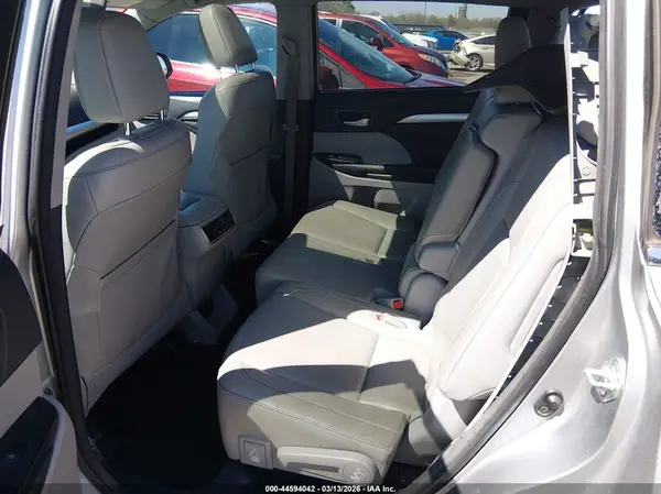 5TDKKRFH6GS151033 2016 TOYOTA HIGHLANDER - Image 8