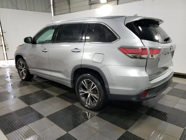 5TDKKRFH6GS157673 2016 TOYOTA HIGHLANDER - Image 2