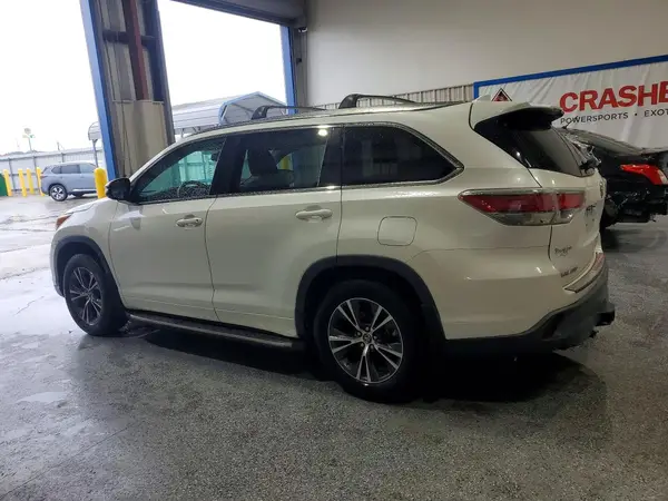 5TDKKRFH6GS160010 2016 TOYOTA HIGHLANDER - Image 2