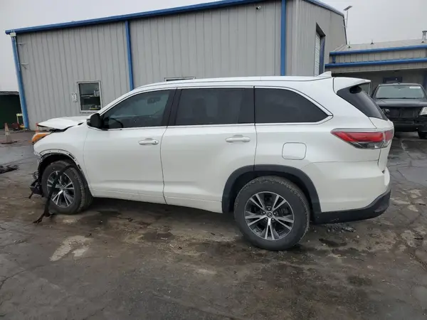 5TDKKRFH6GS163229 2016 TOYOTA HIGHLANDER - Image 2