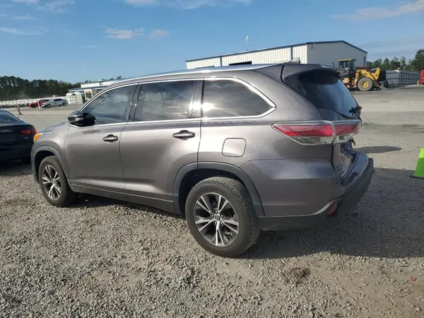 5TDKKRFH6GS178930 2016 TOYOTA HIGHLANDER - Image 2
