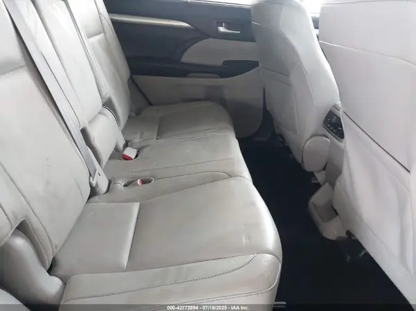 5TDKKRFH6GS180385 2016 TOYOTA HIGHLANDER - Image 8