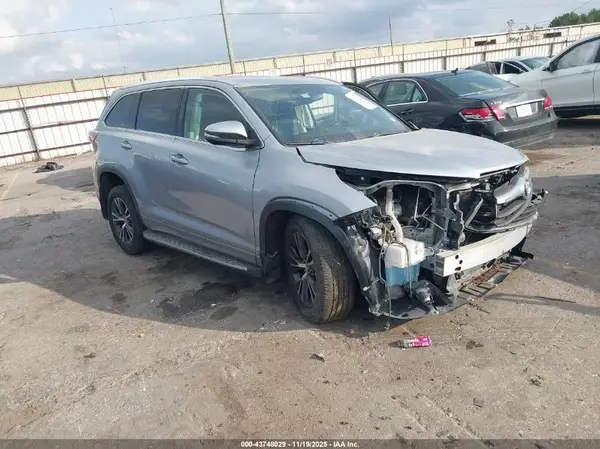 5TDKKRFH6GS500532 2016 TOYOTA HIGHLANDER - Image 1