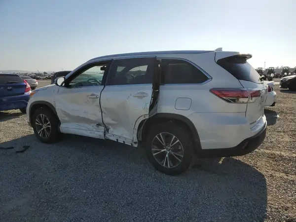 5TDKKRFH6GS502488 2016 TOYOTA HIGHLANDER - Image 2