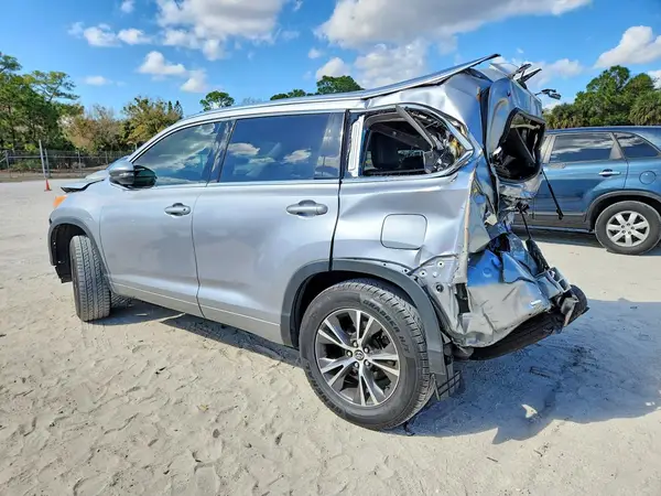 5TDKKRFH6GS506606 2016 TOYOTA HIGHLANDER - Image 2