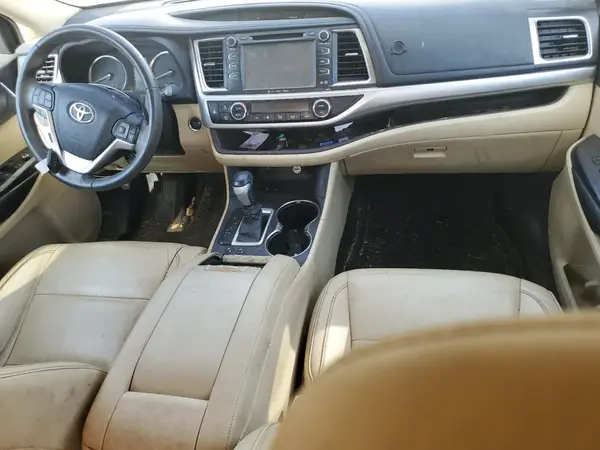 5TDKKRFH7GS121443 2016 TOYOTA HIGHLANDER - Image 8