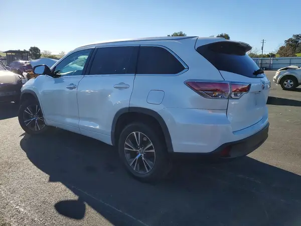 5TDKKRFH7GS136475 2016 TOYOTA HIGHLANDER - Image 2