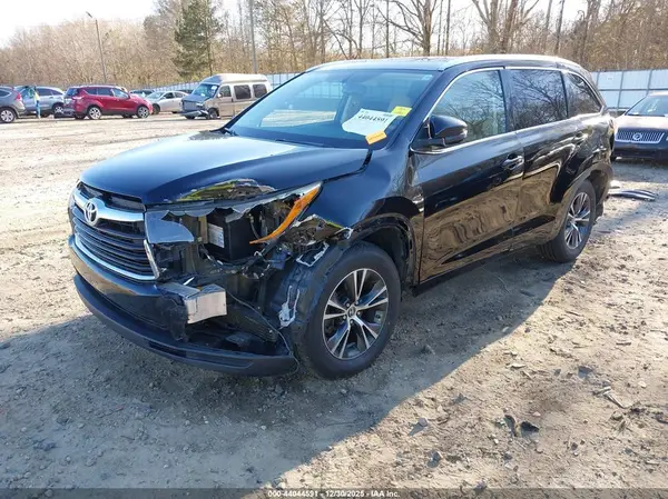 5TDKKRFH7GS137884 2016 TOYOTA HIGHLANDER - Image 2