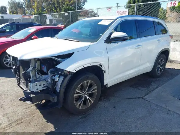 5TDKKRFH7GS140431 2016 TOYOTA HIGHLANDER - Image 2