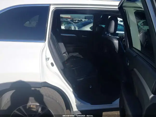 5TDKKRFH7GS140431 2016 TOYOTA HIGHLANDER - Image 8