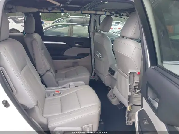 5TDKKRFH7GS141692 2016 TOYOTA HIGHLANDER - Image 8