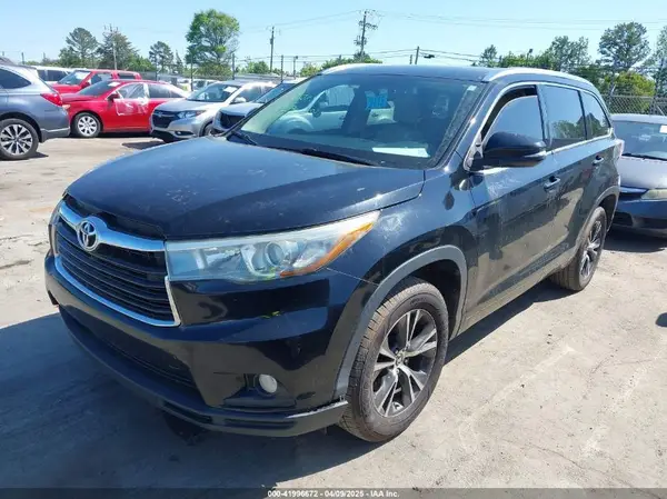 5TDKKRFH7GS141935 2016 TOYOTA HIGHLANDER - Image 2