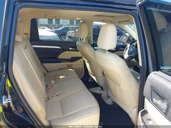 5TDKKRFH7GS141935 2016 TOYOTA HIGHLANDER - Image 8