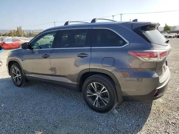 5TDKKRFH7GS141952 2016 TOYOTA HIGHLANDER - Image 2