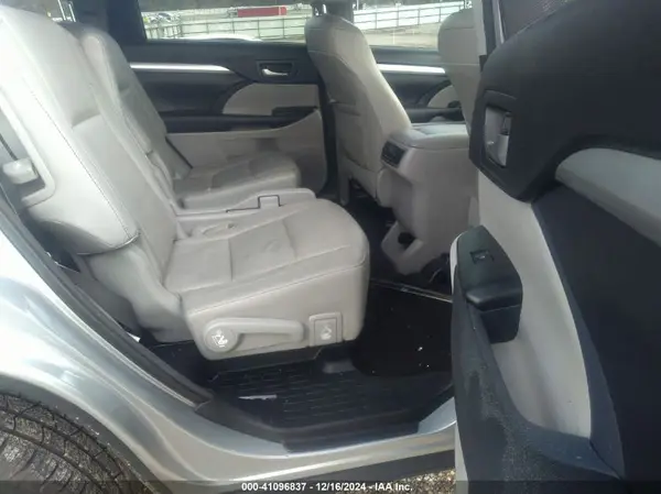 5TDKKRFH7GS142695 2016 TOYOTA HIGHLANDER - Image 8