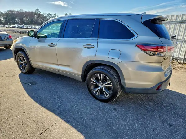 5TDKKRFH7GS144429 2016 TOYOTA HIGHLANDER - Image 2