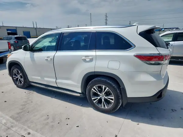 5TDKKRFH7GS159335 2016 TOYOTA HIGHLANDER - Image 2