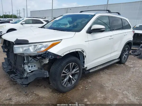 5TDKKRFH7GS161277 2016 TOYOTA HIGHLANDER - Image 2