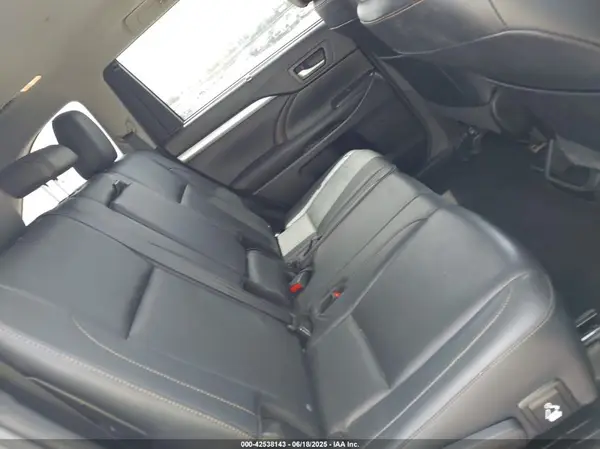 5TDKKRFH7GS161277 2016 TOYOTA HIGHLANDER - Image 8