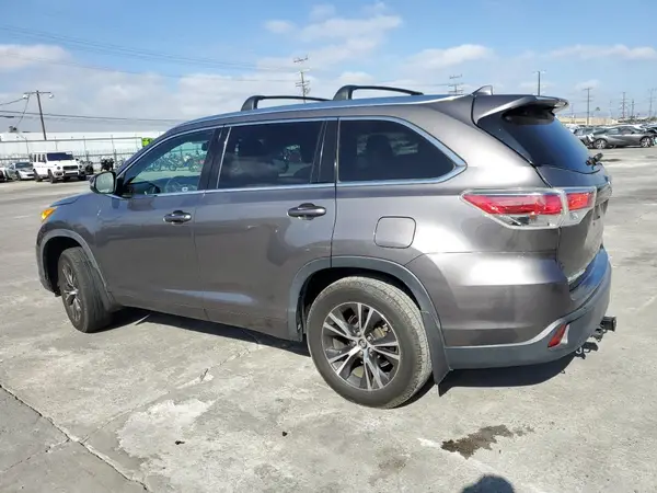 5TDKKRFH7GS161666 2016 TOYOTA HIGHLANDER - Image 2