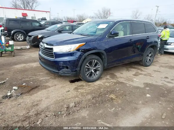 5TDKKRFH7GS177138 2016 TOYOTA HIGHLANDER - Image 2