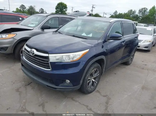 5TDKKRFH7GS180380 2016 TOYOTA HIGHLANDER - Image 2