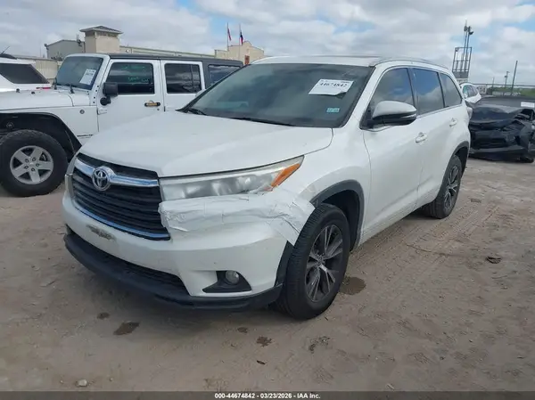 5TDKKRFH7GS182842 2016 TOYOTA HIGHLANDER - Image 2