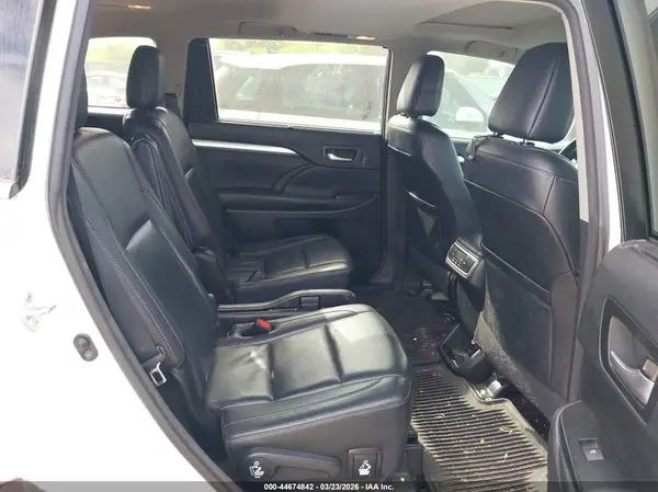 5TDKKRFH7GS182842 2016 TOYOTA HIGHLANDER - Image 8