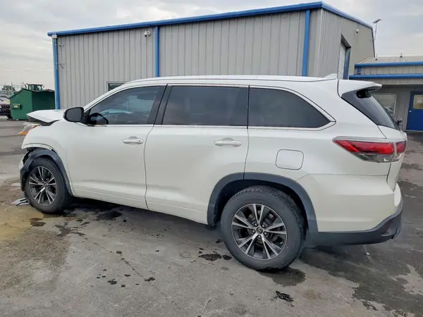 5TDKKRFH7GS185207 2016 TOYOTA HIGHLANDER - Image 2