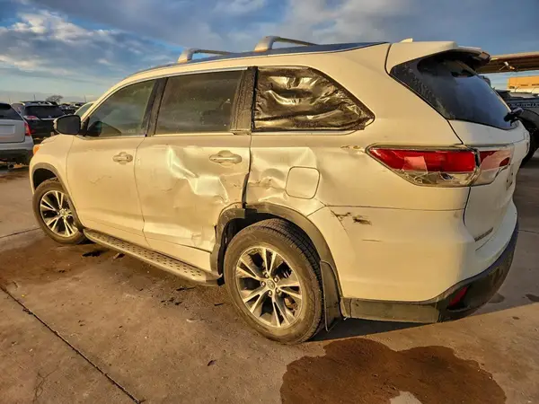 5TDKKRFH7GS502340 2016 TOYOTA HIGHLANDER - Image 2