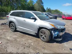 5TDKKRFH7GS504086 2016 TOYOTA HIGHLANDER