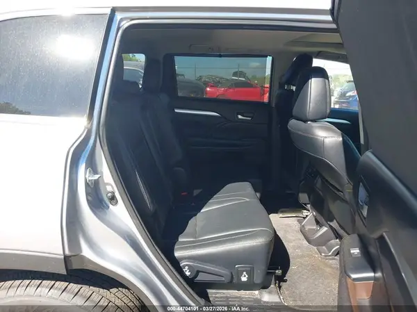 5TDKKRFH7GS504086 2016 TOYOTA HIGHLANDER - Image 8