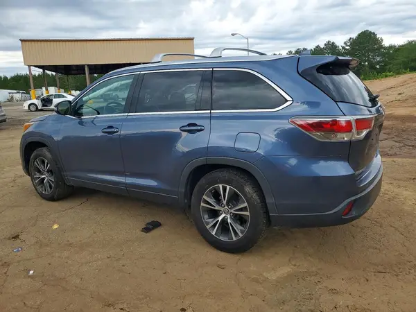 5TDKKRFH7GS504993 2016 TOYOTA HIGHLANDER - Image 2