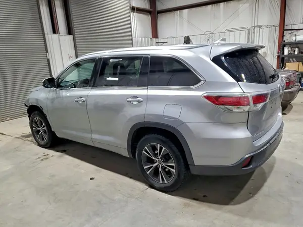 5TDKKRFH7GS507179 2016 TOYOTA HIGHLANDER - Image 2