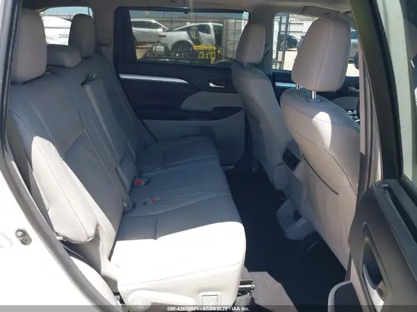 5TDKKRFH8GS120625 2016 TOYOTA HIGHLANDER - Image 8