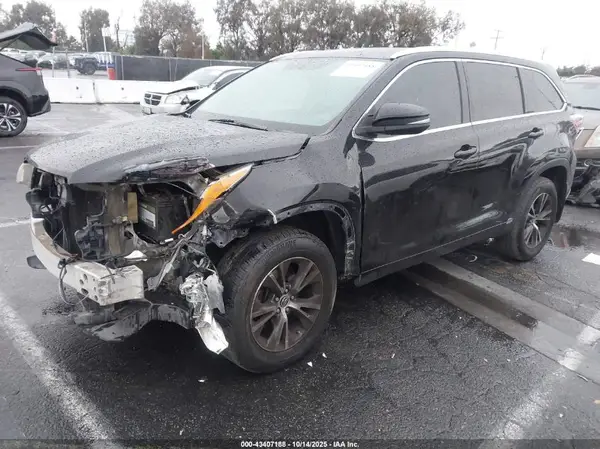 5TDKKRFH8GS123248 2016 TOYOTA HIGHLANDER - Image 2