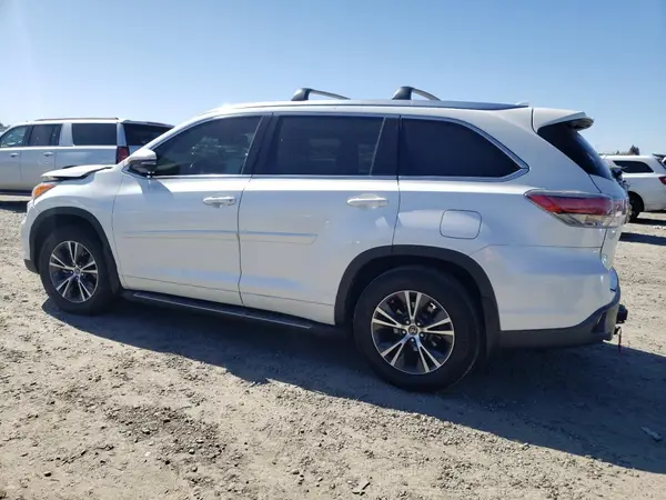 5TDKKRFH8GS124156 2016 TOYOTA HIGHLANDER - Image 2
